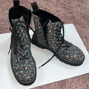 flower pattern lace up and zip up combat boots, doc martens dupe